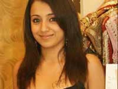 തൃഷയുടെ മാറിടത്തില്‍ പൂമ്പാറ്റ