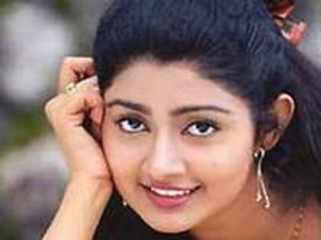 ദിവ്യാ ഉണ്ണി വീണ്ടും വെള്ളിത്തിരയിലേക്ക്