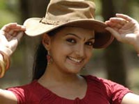 നോ ഗ്ലാമര്‍ - ശരണ്യ മോഹന്‍