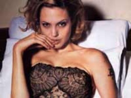 ആഞ്ജലീന ആത്മഹത്യയ്ക്ക് ശ്രമിച്ചു