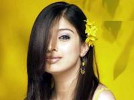 ഹരിഹര്‍ നഗറിലേക്ക് ലക്ഷ്മി റായി വീണ്ടും