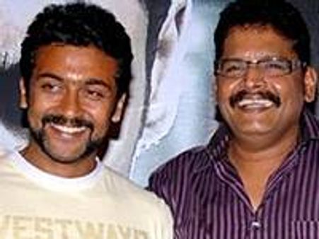 സൂര്യയുടെയും വടിവേലുവിന്റെയും വീടുകളില്‍ റെയ്ഡ്