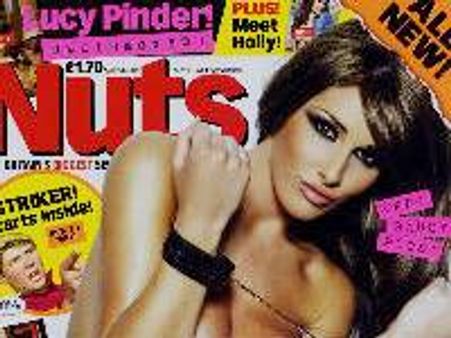 ലൂസി പിന്റര്‍ നഗ്നയായി വീണ്ടും