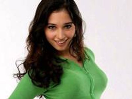 തമന്ന ഗോ ഔട്ട്; പകരം കാര്‍ത്തിക