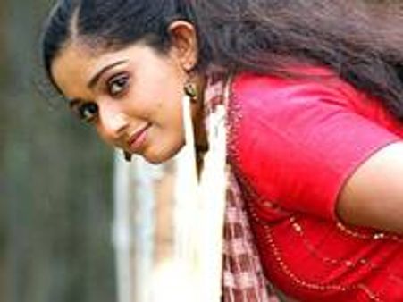 കാവ്യ തന്നെ നമ്പര്‍ വണ്‍!