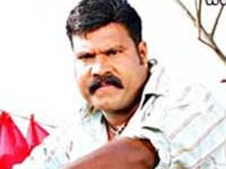 കലാഭവന്‍ മണിയ്‌ക്കെതിരെ കേസ്