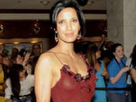 കുഞ്ഞിന്റെ അച്ഛനാരെന്ന് പറയാതെ പത്മാ ലക്ഷ്മി