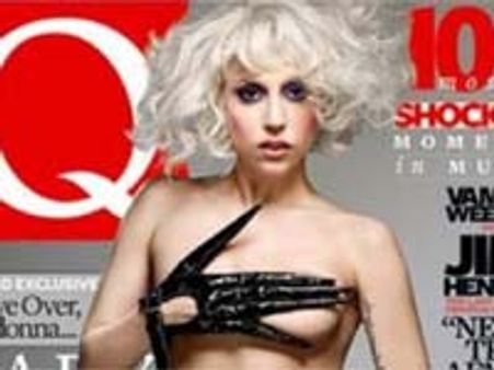 ടോപ്‌ലെസായി ലേഡി ഗാഗ സംശയം തീര്‍ത്തു