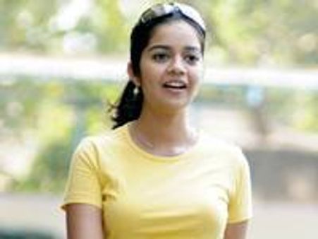 സ്വാതി ഇനി ഐറ്റം ഗേള്‍
