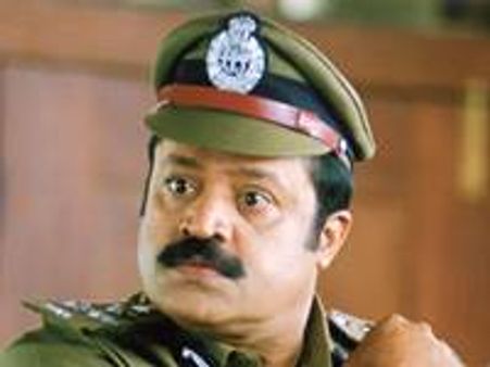 സുരേഷ് ഗോപി ഹോംസയന്‍സില്‍