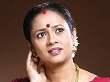 ത്രിഷയുടെ അമ്മ സംവിധായികയാവുന്നു