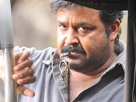 ഭ്രമരത്തിലെ അവിശ്വസനീയത എന്തെന്ന് നിര്‍മാതാവ്