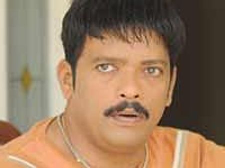 സുരേഷ് ഗോപിക്കെതിരെ ജഗദീഷ്; അമ്മയില്‍ ഭിന്നത?