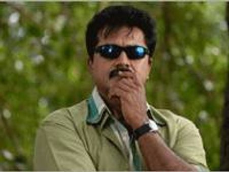 മനുഷ്യ മൃഗത്തില്‍ ശരത് കുമാര്‍ നായകന്‍