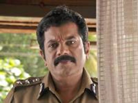 മുകേഷ് സര്‍ക്കാര്‍ കോളനിയില്‍