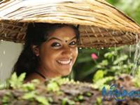 വിഷു സ്‌പെഷല്‍ നീലത്താമര; ചാനലിനെതിരെ കേസ്