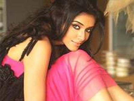 അസിനും പിതാവിനും ബോധക്ഷയം