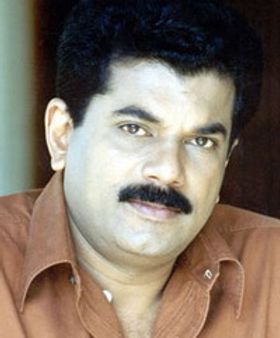 സ്ത്രീപക്ഷ വക്കീലായി മുകേഷ്