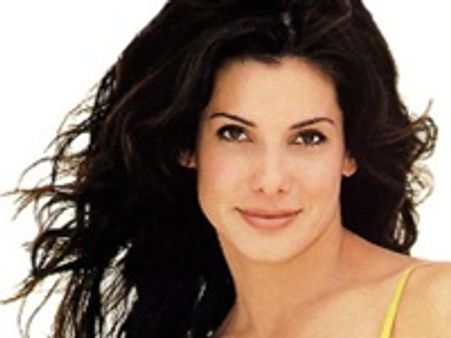 സാന്ദ്രയുടെ വിവാഹം തകര്‍ത്തത് നായകള്‍?