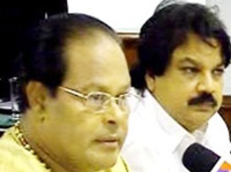 താരങ്ങളുടെ പ്രതിഫലം കുറയ്ക്കാമെന്ന് അമ്മ