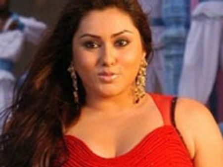 നിര്‍മ്മാണരംഗത്തിന് ഗ്ലാമര്‍ പകരാന്‍ നമിത