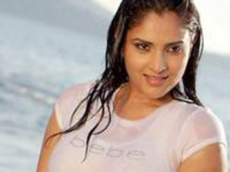 പ്ലീസ്.. എന്ന സെക്സിയെന്ന് വിളിക്കരുത്: ദിവ്യ