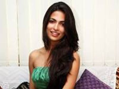 പാര്‍വതി ഓമനക്കുട്ടന്‍ കോളിവുഡില്‍