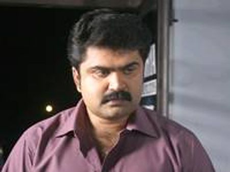 നക്ഷത്രങ്ങളേ കാവല്‍ വീണ്ടും വെള്ളിത്തിരയില്‍