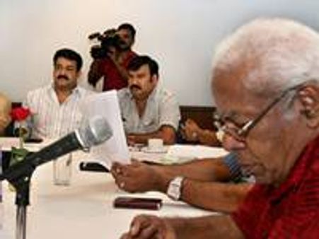 ലാലിനും ഇന്നസെന്റിനും വീണ്ടും നോട്ടീസ്