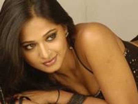 അഭിസാരികകളോട് അനുഷ്‌ക്കയ്ക്ക് അനുകന്പ!