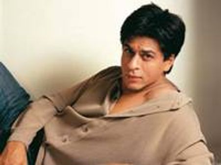 ഷാരൂഖും മക്കളും വേള്‍ഡ് കപ്പിന്