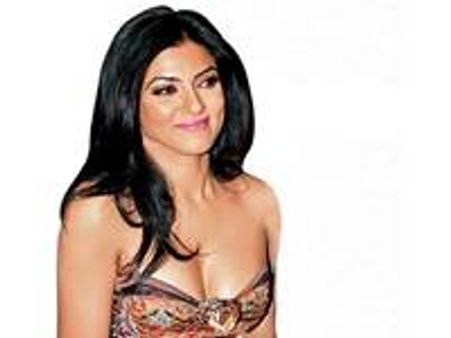 സുസ്മിതയ്ക്ക് വേണ്ടി മോഡി പണം മുടക്കുന്നു?