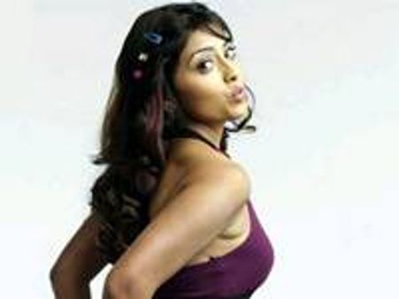 ഉടനെ വിവാഹമില്ലെന്ന് ശ്രീയ