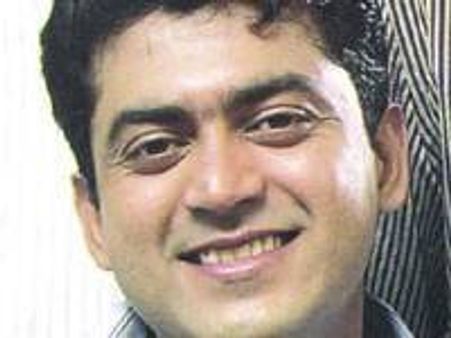 പോള്‍ വധമന്വേഷിക്കാന്‍ പൃഥ്വിയും സുരേഷ് ഗോപിയും