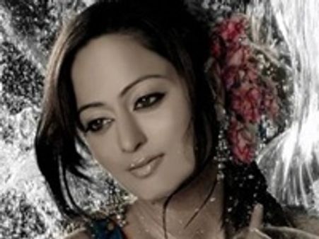 മോഹന്‍ലാലിന്റെ നായികയായി കാവേരി ഝാ