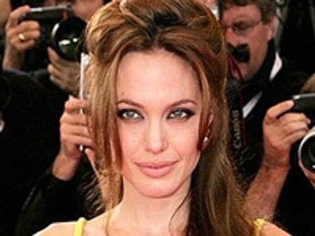 ആഞ്ജലീനയില്‍ ദ്രൗപതിയെ കണ്ട് പ്രകാശ് ഝാ