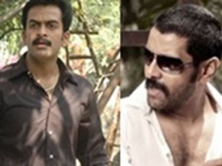 പൃഥ്വി പുറത്ത്; ബ്ലസ്സിയ്‌ക്കൊപ്പം വിക്രം