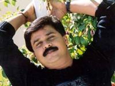 കാര്യസ്ഥനൊപ്പം 100 സീരിയല്‍ താരങ്ങള്‍