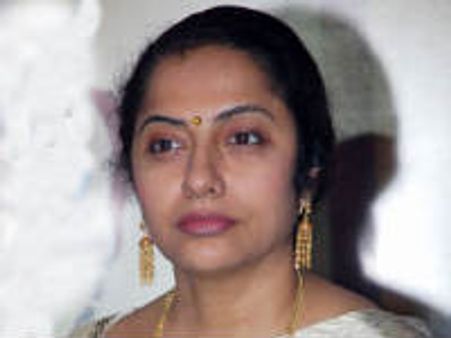 ഐശ്വര്യ ചിത്രം സംവിധാനം ചെയ്യുന്നില്ല: സുഹാസിനി