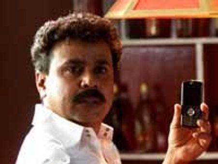 ഷാരൂഖ് സ്‌റ്റൈലില്‍ ദിലീപ്