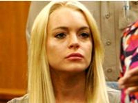 ലിന്‍ഡ്‌സെ ലോഹന്റെ തടവുശിക്ഷ തുടങ്ങി