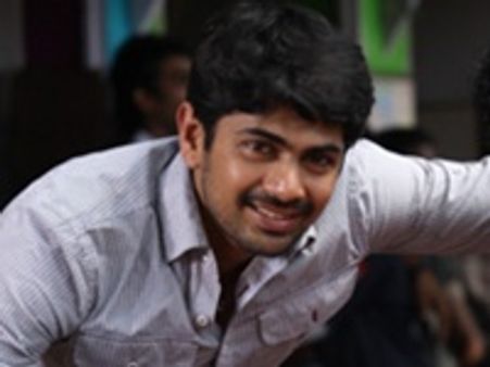 അപൂര്‍വ്വരാഗത്തിലെ പുകവലി; നടന്മാര്‍ കുരുക്കില്‍