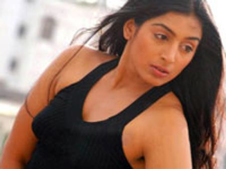 ഗ്ലാമര്‍ വേഷം ചെയ്യുമെന്ന് പത്മപ്രീയ