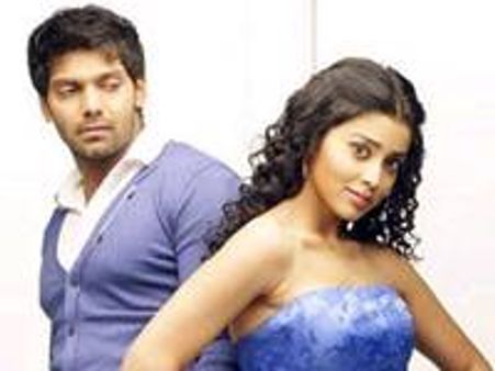 ആര്യയ്‌ക്കെതിരെ പരാതി