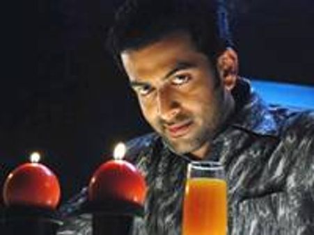 പൃഥ്വി പോകുന്നത് മമ്മൂട്ടിയുടെ വഴിയേ!