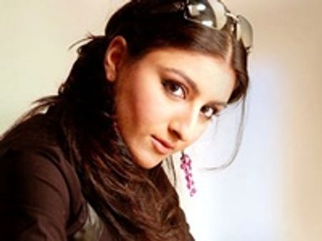 സോഹയുടെ വാക്‌സിങ് ഒളിക്യാമറയില്‍