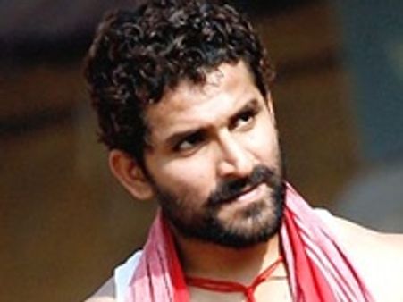 സംവിധായകന്‍ പത്മകുമാറിനെതിരെ യുവതാരം