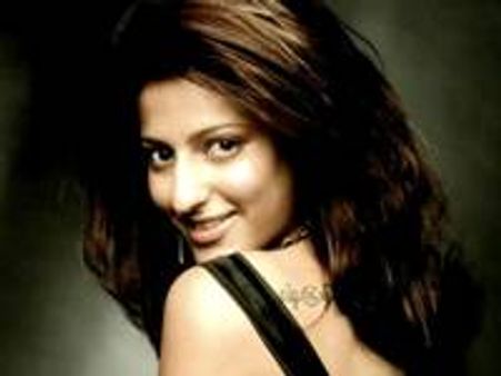 കണ്ണടയില്ലേല്‍ ശ്രുതിയുടെ കാര്യം കട്ടപ്പൊക