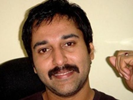 ട്രാഫിക്കില്‍ സൂപ്പര്‍സ്റ്റാറായി റഹ്മാന്‍