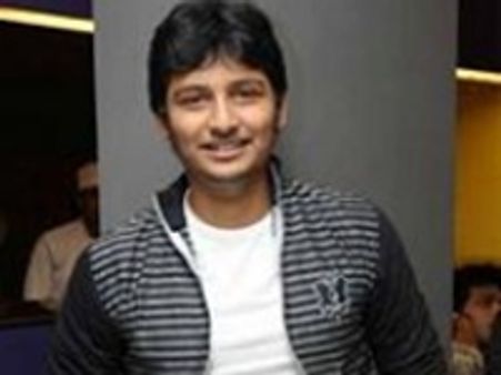 ജീവയും കാര്‍ത്തികയും ഹിമപാതത്തില്‍പ്പെട്ടു